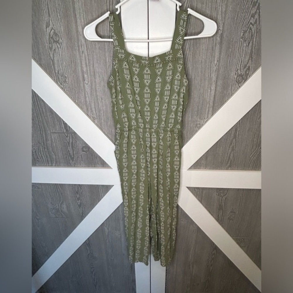 103. Cat & Jack Jumpsuit